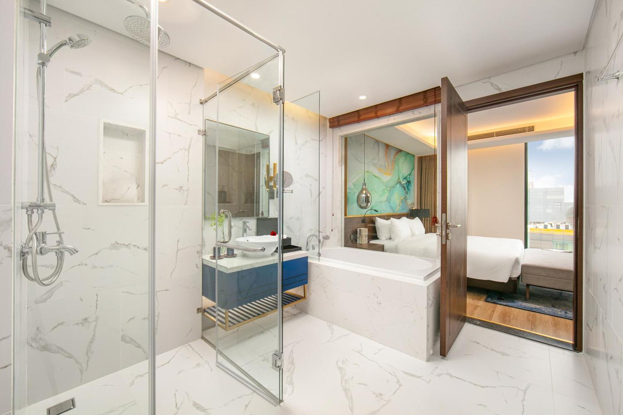 Moevenpick Living West 5* Hanoi